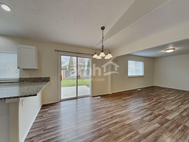 Photo - 16605 Sadie Ave