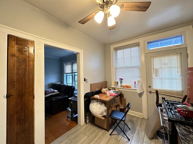 Photo - 5642 N Kimball Ave Unidad W4