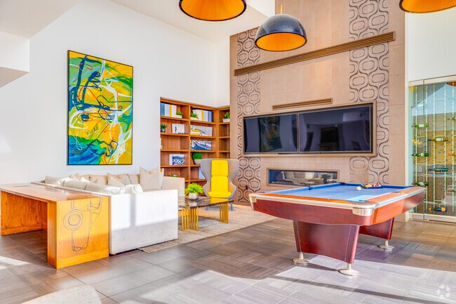 CLUBHOUSE