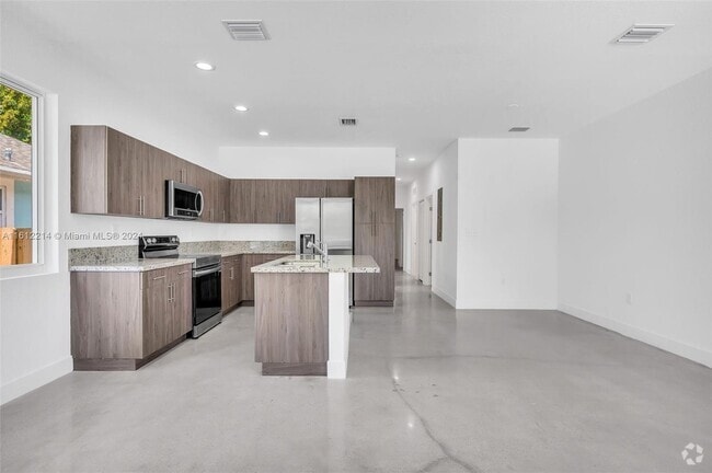 Building Photo - 642 NW 15th Ave Unit 642 Rental