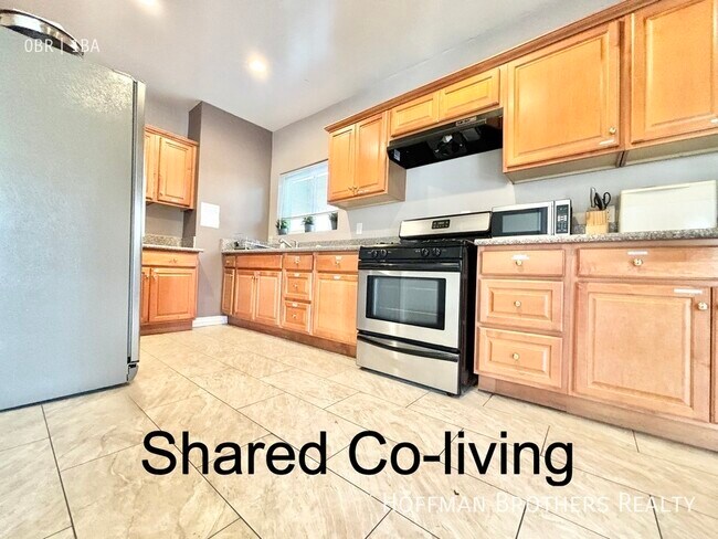 Building Photo - 2422 Venice Blvd. Unit 11