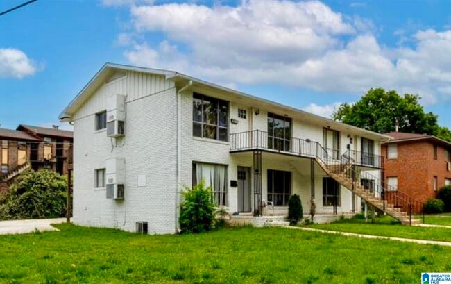 Photo - 77287728 Rugby Ave