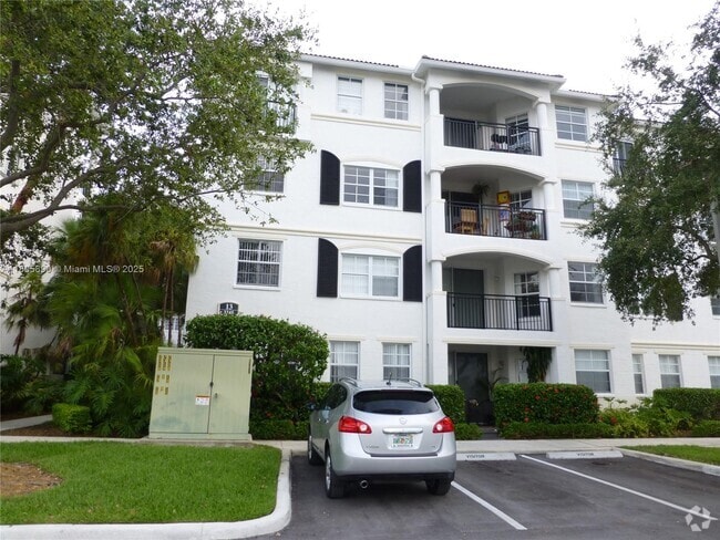 Building Photo - 3245 NE 184th St Unit 13310 Rental