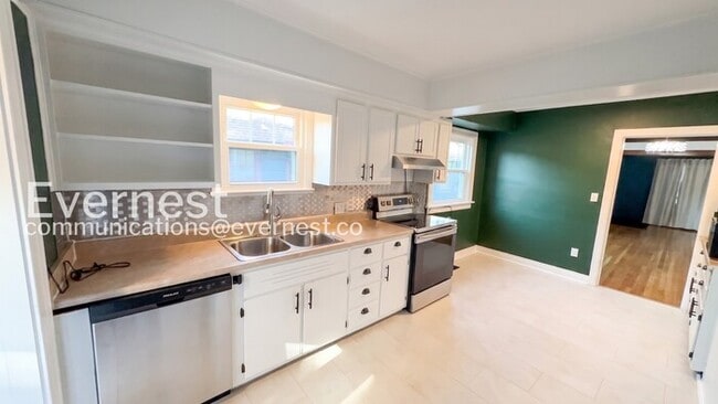 Photo - 6135 Holmes St