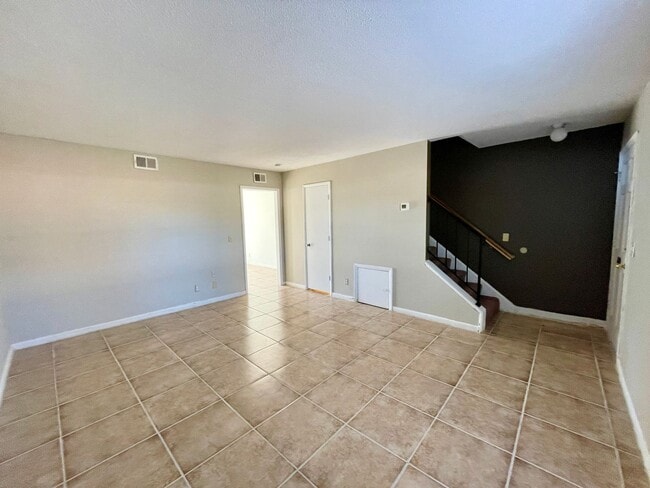 1704 Devonwood Dr