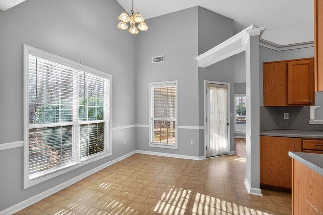 Photo - 345 Freeman Dr