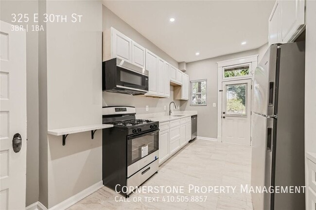 Building Photo - 325 E 30th St