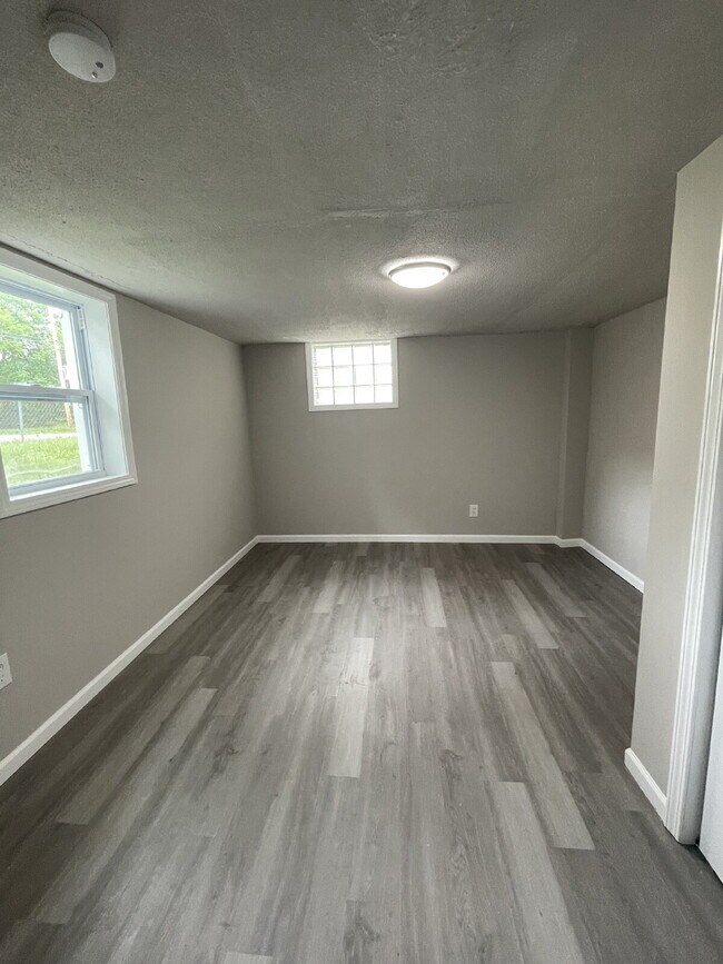 Photo - Spacious 5-bed house in Gary!