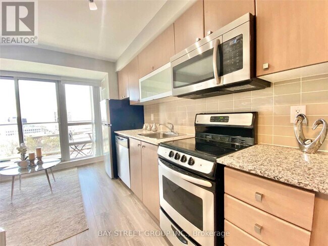 Photo - 2015 Sheppard Ave E Unité 801