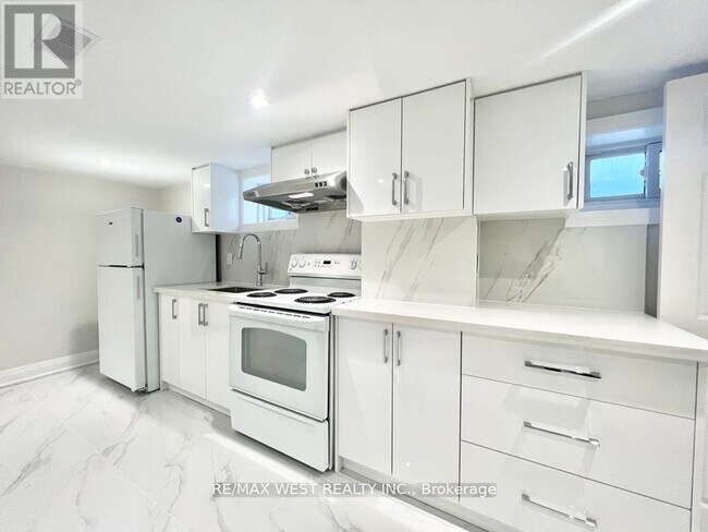 Photo - 4 Sutherland Ave