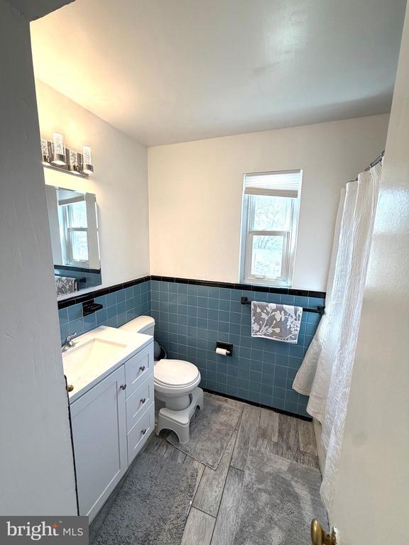 Photo - 7410 Dickenson St