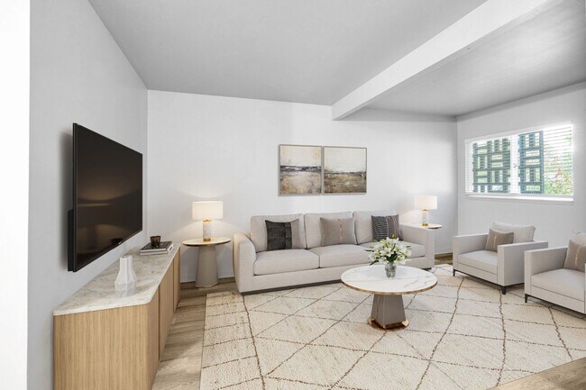 Photo - Hall Street Court