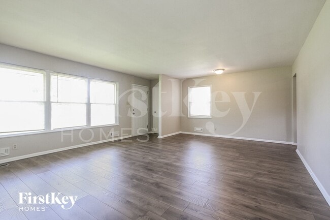 Photo - 1002 Hathaway Dr