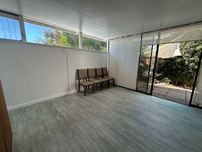 Photo - 10567 National Blvd. Apts.