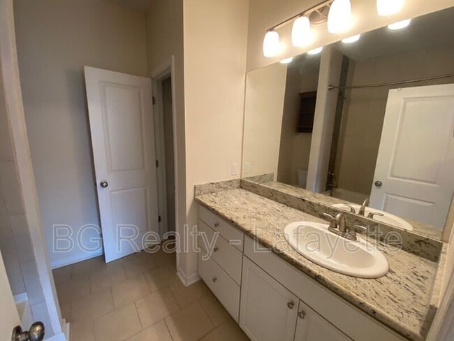 Photo - 208 Caudill Dr