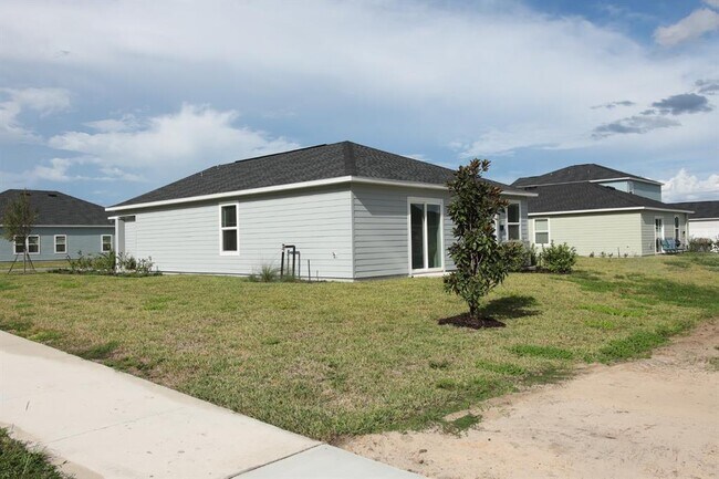 Photo - 3080 NE 38th Ln