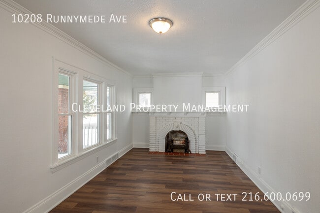 Photo - 10208 Runnymede Ave
