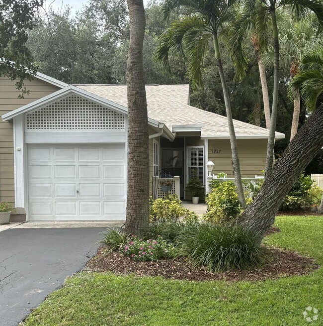 Building Photo - 1927 Sixty Oaks Ln Rental