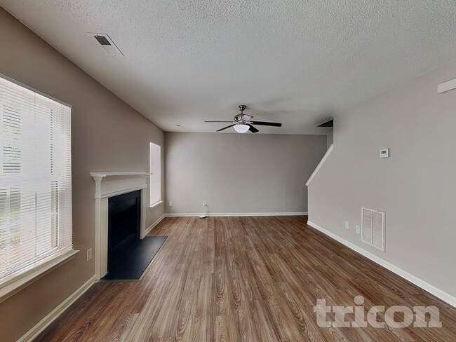 Photo - 433 Havenbrook Way NW