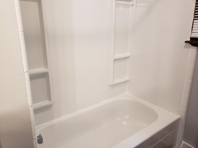 Photo - 1391 S Center Rd