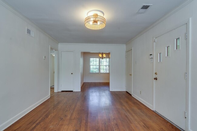 Photo - 695 Berry Rd