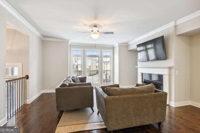 Photo - 1056 Township Square