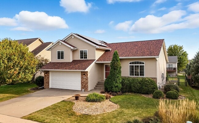 Photo - 235 Lockmoor Ave