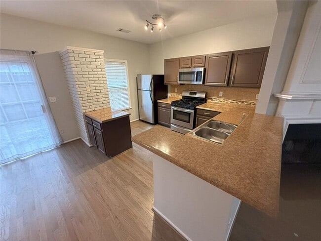 Photo - 1210 Kilmington Ct