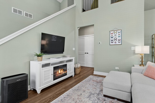 Photo - 534 Sudbury Cir