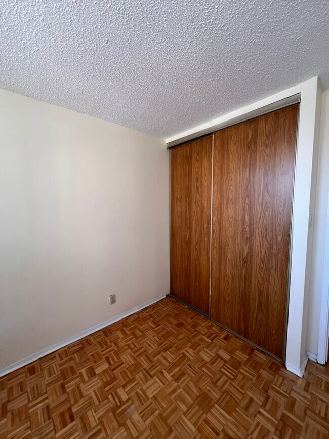 Photo - 263 MacLaren St