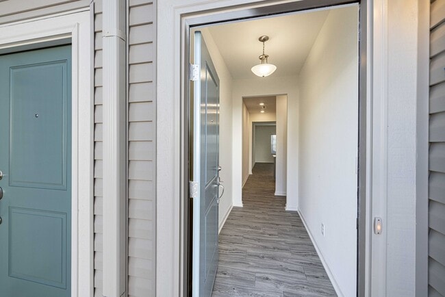 Photo - 3 Bed, 2.5 Bath Home with Bonus Loft & Private Owner Suite - Available Late September Move In