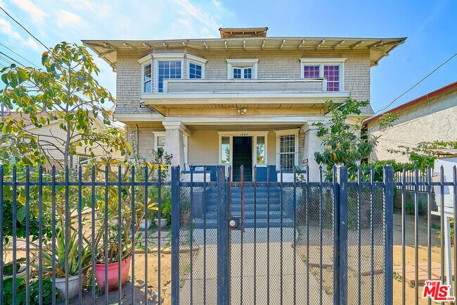 Photo - 1347 Valencia St