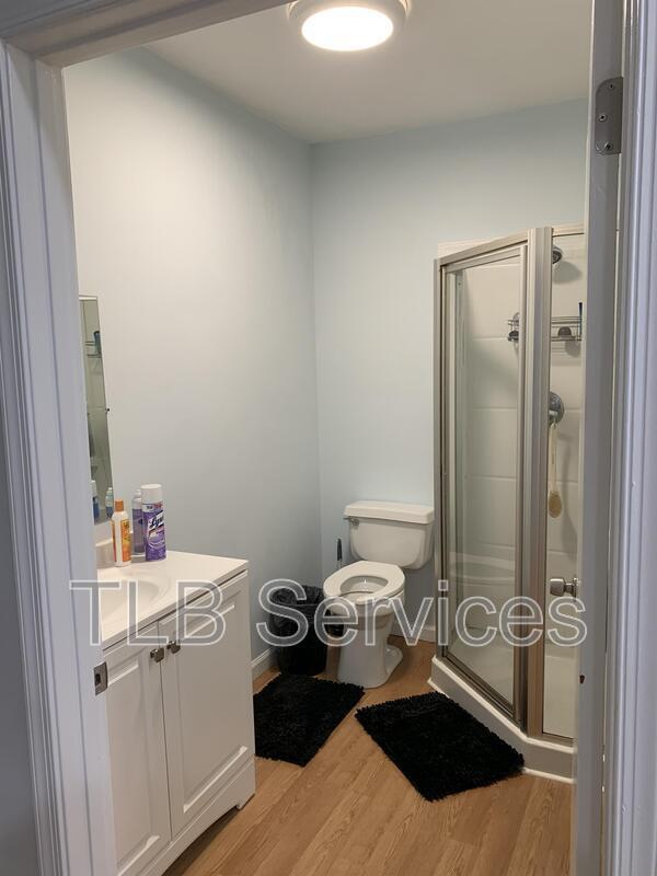 Photo - 733 Main St