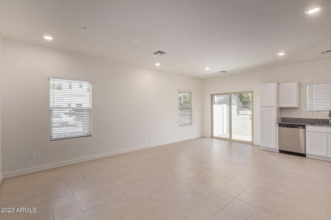 Photo - 2280 W Laurie Ln