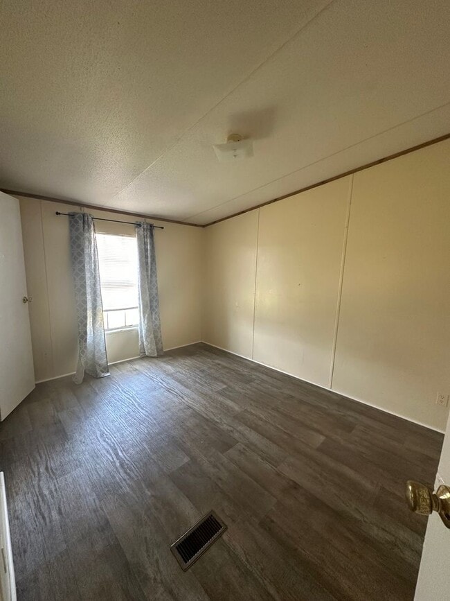 Photo - 4 Bed/2 Bath Mobile Home-UNDER RENOVATIONS