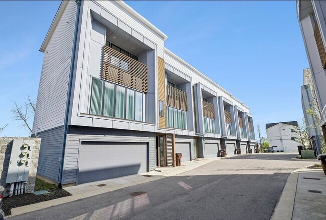 227 Oceola Ave
