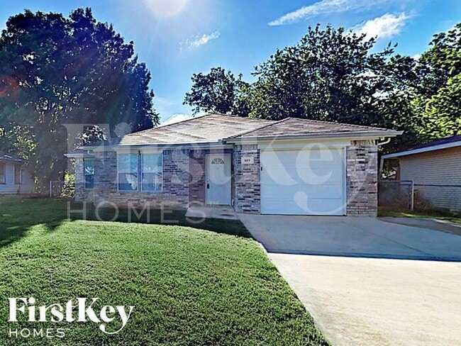 Photo - 809 Tuskegee St House