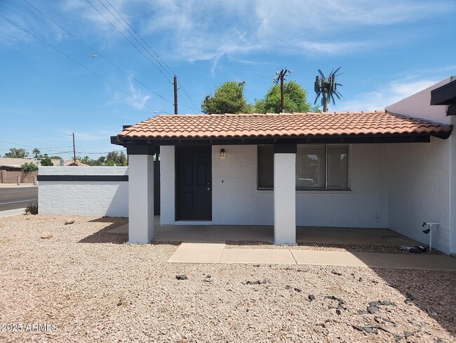 Photo - 850 W 9th St House