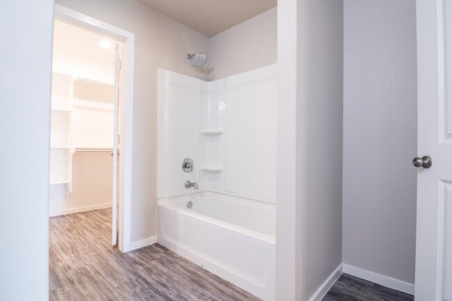 Photo - 1902 Langford Ave