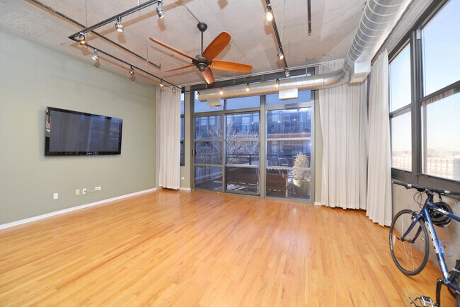 Photo - 900 N Kingsbury St Unit 1041