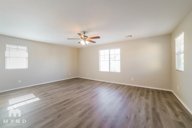 Photo - 2566 E Boston St