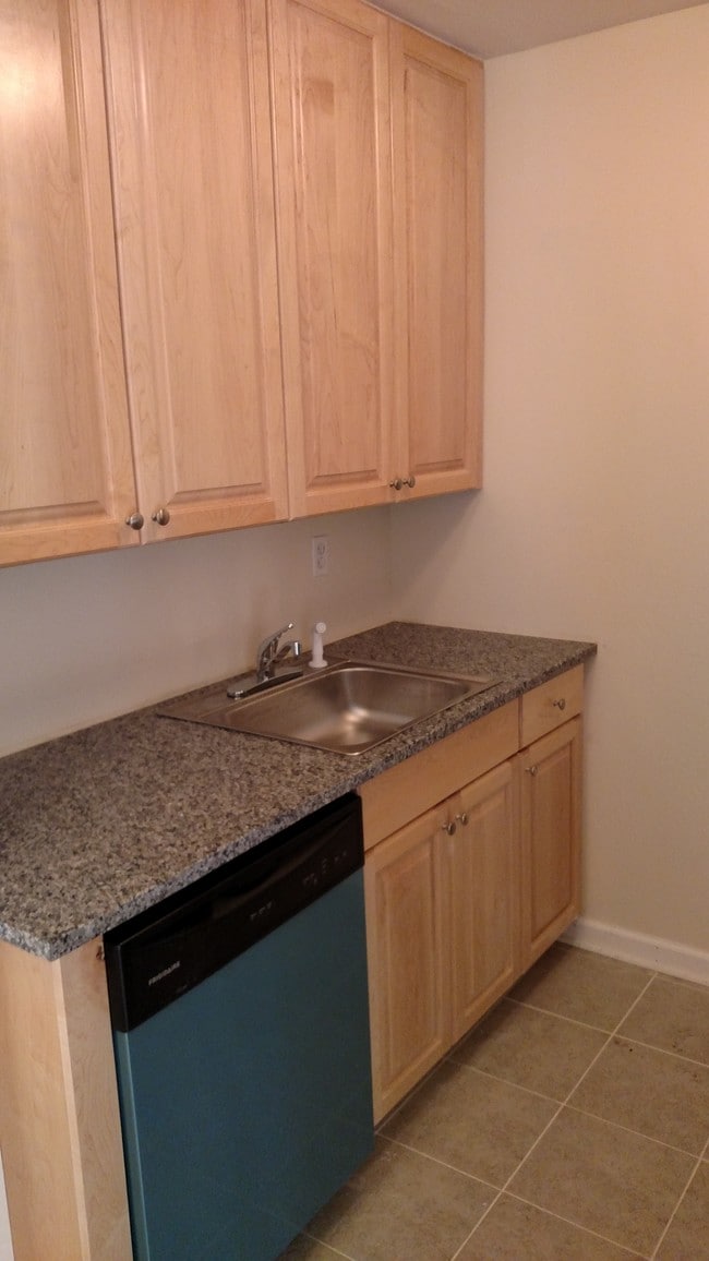 Crestmont Village, LLC