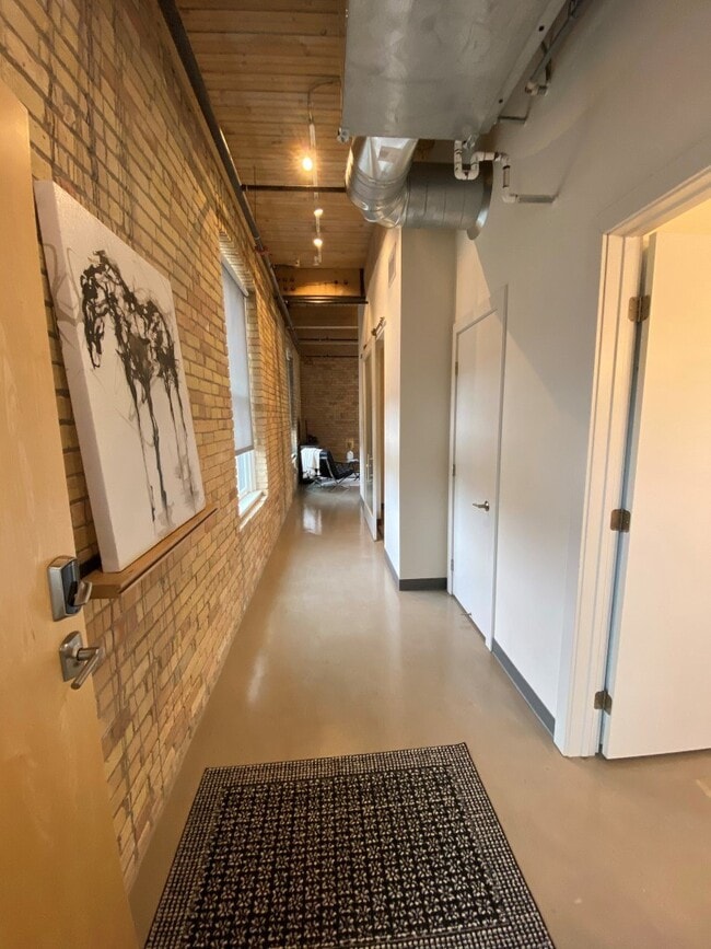 LOFTS - Brooks | 1 Bedroom