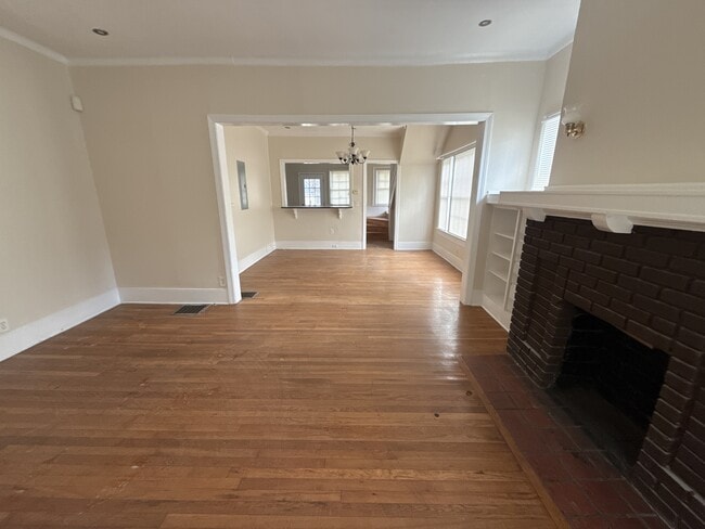 Photo - 780 Peeples St SW