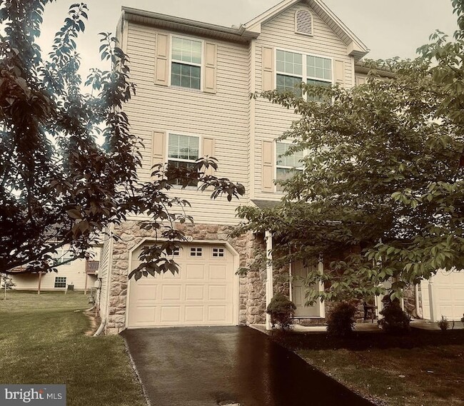 Building Photo - 184 Mapleton Dr Rental