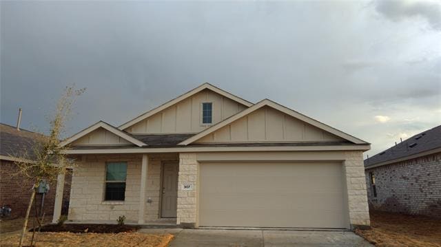 Building Photo - 907 Wildflower St