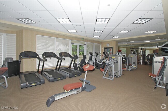 Building Photo - 8787 Bay Colony Dr Unit 906 Rental