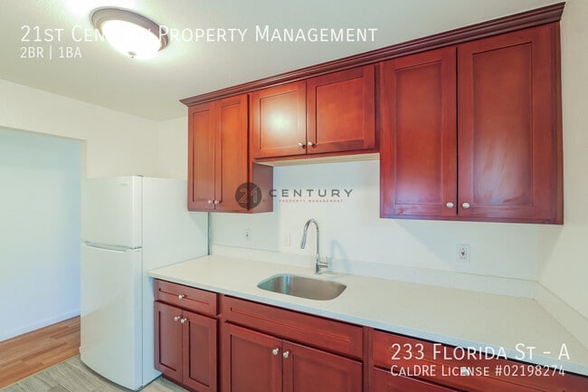 Photo - 233 Florida St