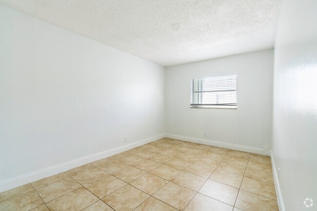2BR, 1BA - 800SF - Bedroom - San Marco Apartments
