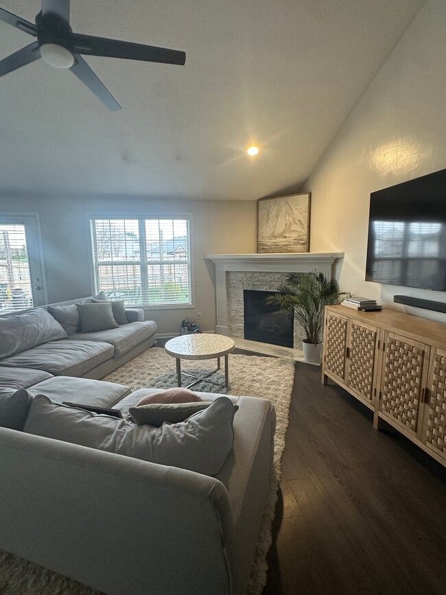 Photo - 9527 Acacia Psge